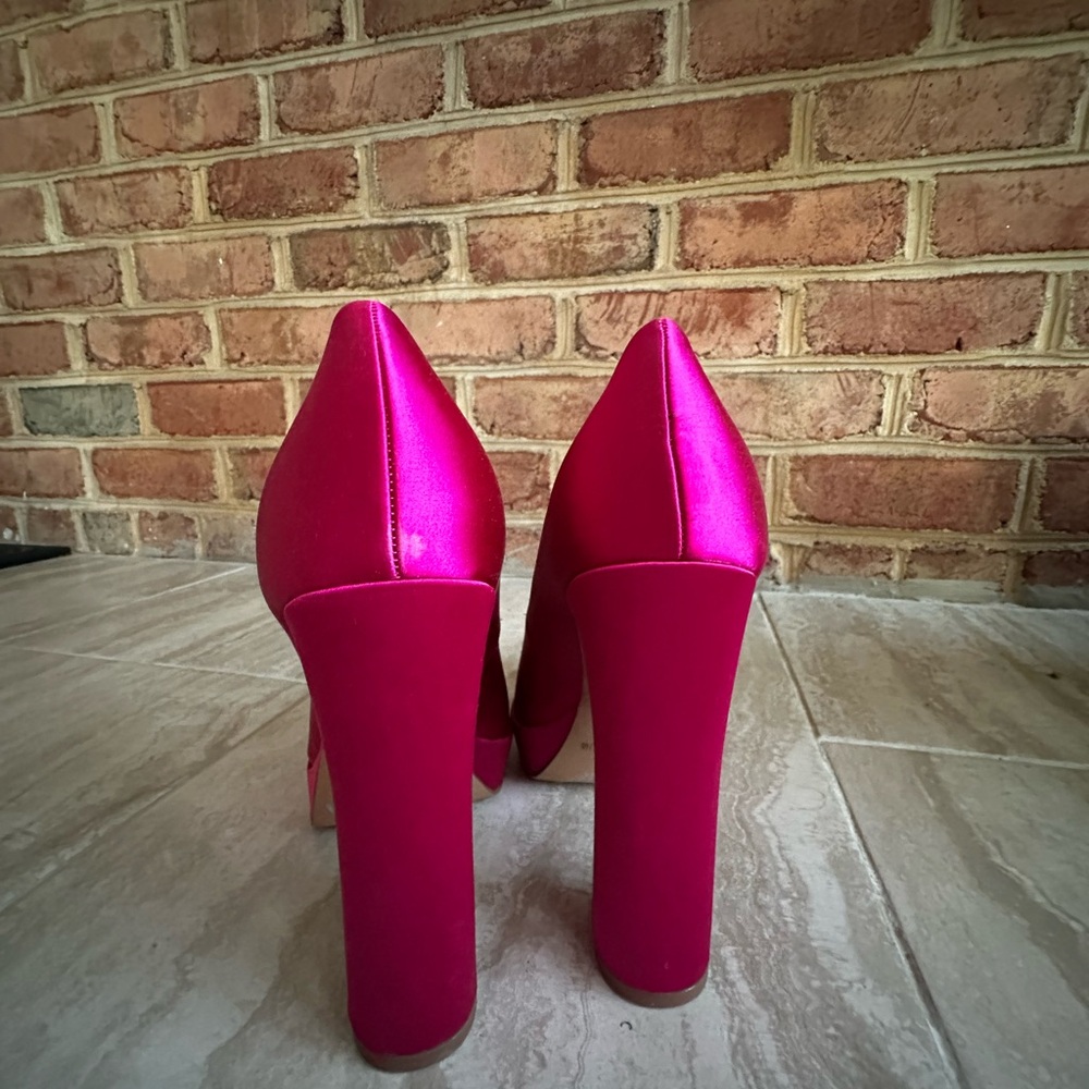Jessica Simpson Hot Pink Platform Pumps - Picture 5 of 7